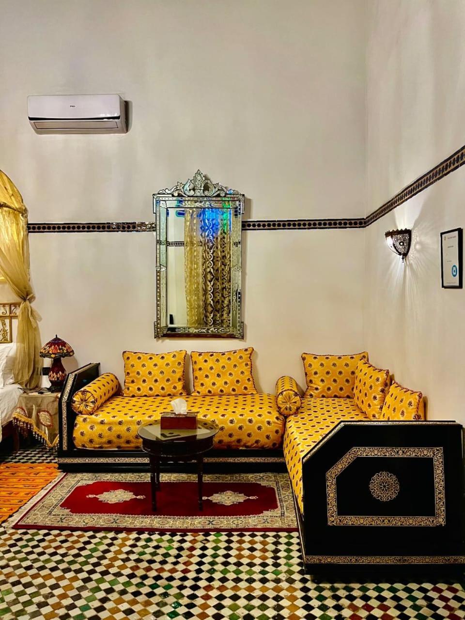Riad Lalla Zoubida Fez Esterno foto